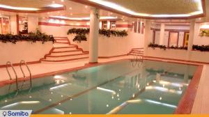 استخر هتل آسیا