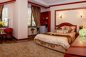 اتاق دبل آتریوم هتل قصر طلایی مشهد