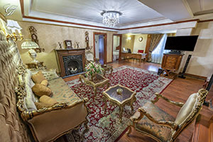 سوئیت پرزیدنتال هتل قصر طلایی مشهد