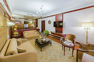 سینیور سوئیت هتل قصر طلایی مشهد 1