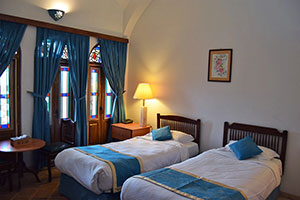 اتاق توئین هتل سنتی لاله یزد