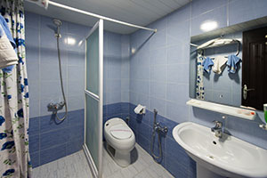 سرویس بهداشتی اتاق سه تخته