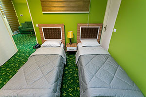 سوئیت چهار نفره هتل آپارتمان بهبود تبریز 1