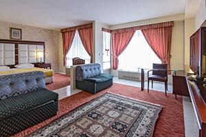 سوئیت رو به دریاچه هتل اسپیناس آستارا 1