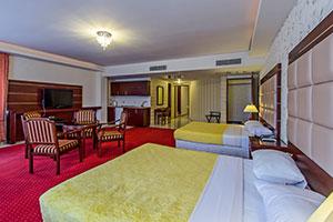 سوئیت رو به محوطه هتل اسپیناس آستارا 1