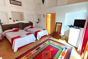 اتاق دو تخت توئین سه دری (میخک) سرای سنتی شعرباف یزد