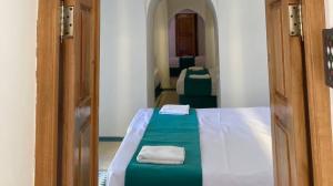 هتل سنتی کوروش یزد شش تخته