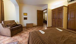 سوئیت دو خوابه  بزرگ برای4 تخت