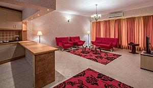 ویلای ساحلی داخل محوطه (رو به باغ)