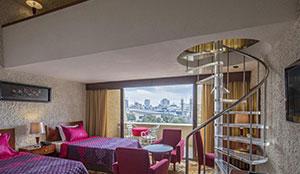 کابانا چهار تخت داخل محوطه