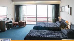 اتاق سه تخته رو به دریا هتل نارنجستان