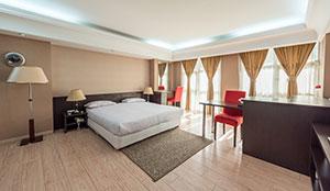 یک تخت رویال 