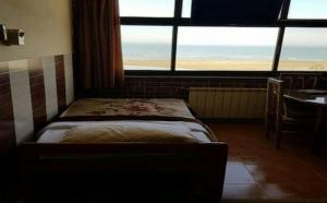 هتل آپارتمان پرشیا نوشهر سوئیت یک خواب چهار تخت رو به دریا