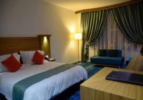 دو تخت رو به جزیره