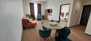 هتل آپارتمان آستانه شیراز سوئیت چهار تخته کینگ.