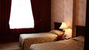 هتل آپارتمان کوروش تهران سوئیت دو خواب سه تخت