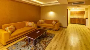 هتل آپارتمان جهان نما شیرازسوئیت دو خواب پنج تخت(دو تخت دبل+کاناپه)