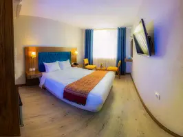 هتل آریانا شیراز دو تخت بازسازی