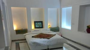 اقامتگاه سنتی هشت گنج شیراز دو تخت خضرا