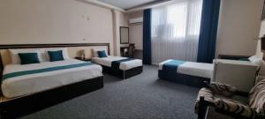 هتل صدرا شیراز سوئیت چهار تخت