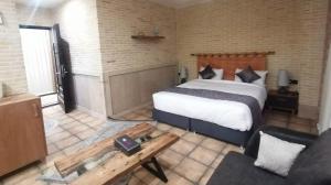 اقامتگاه سنتی هفت دری شیراز دو تخته دبل