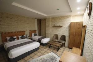 اقامتگاه سنتی هفت دری شیراز سوئیت مستر پنج نفره