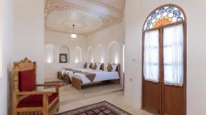 هتل بوتیک ایران مهر شیراز سه تخت رواق