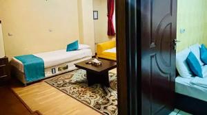 هتل آپارتمان آرین شیراز سه تخت