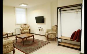 خانه مسافر پرشین پلازا مطهری تهران آپارتمان دوخوابه پنج تخته