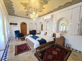 اقامتگاه سنتی سرای مهربانو شیراز شاباجی(vip) دو تخت دبل