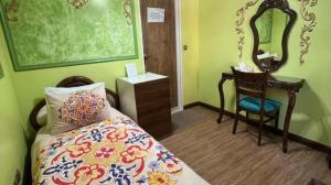 اقامتگاه سنتی پهلوان رزاز تهران یک تخت پردیس