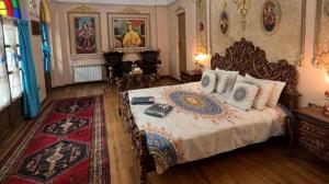 اقامتگاه سنتی پهلوان رزاز تهران دو تخت شاه نشین