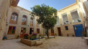 محوطه داخلی