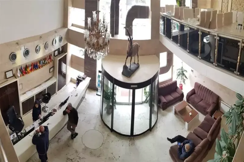 لابی هتل آپارتمان آلتین ارس جلفا