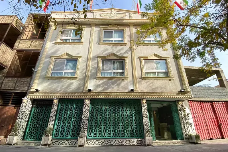 نمای بیرونی هتل آوا پلاس اصفهان