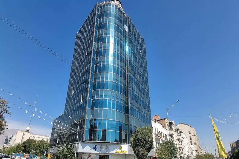 نمای بیرونی هتل درسا تهران