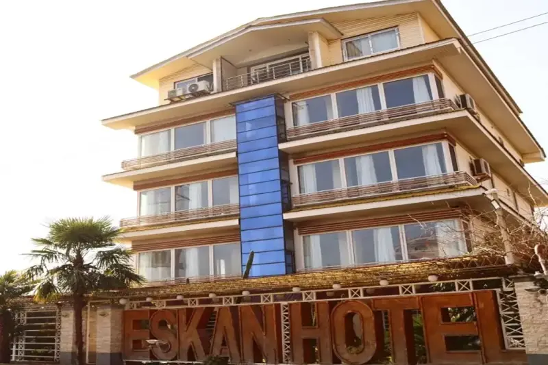 نمای بیرونی هتل اسکان رامسر