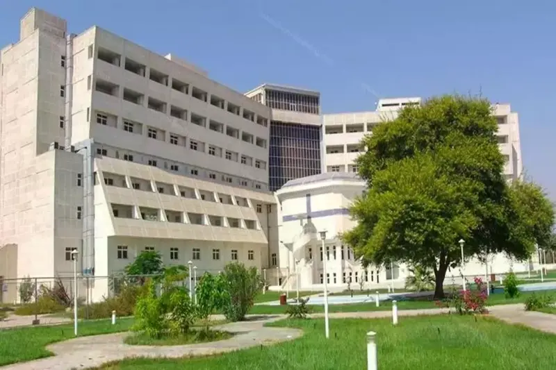 نمای بیرونی هتل بین المللی خلیج فارس بندرعباس