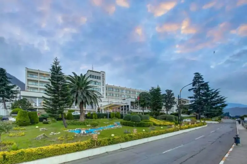 نمای بیرونی هتل پارسیان آزادی رامسر