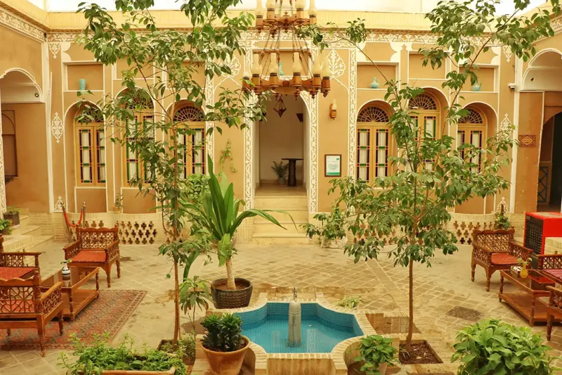 نمای بیرونی خوان دوحد یزد
