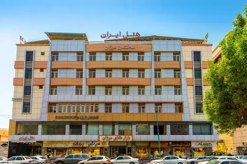 نمای بیرونی هتل ایران بندرعباس