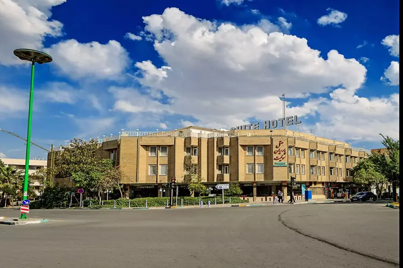 نمای بیرونی هتل پارسیان سوئیت اصفهان