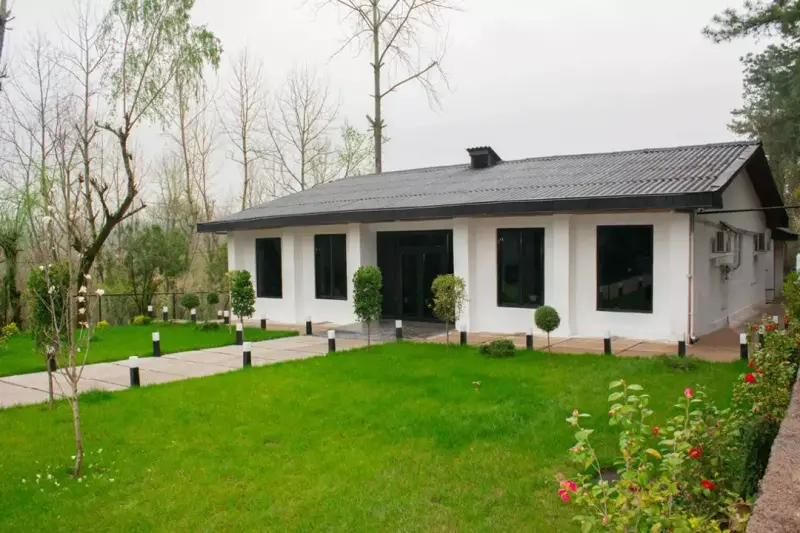 نمای بیرونی هتل بوتیک کچا رشت