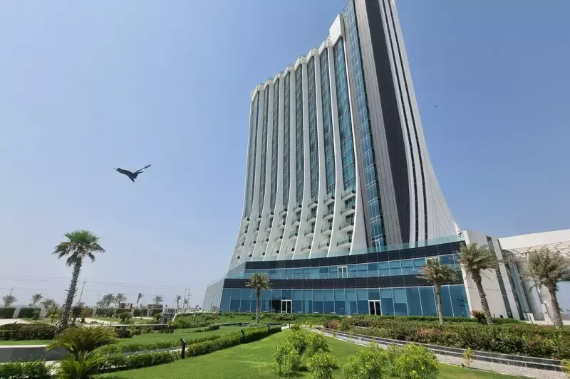 نمای بیرونی هتل آریا کیش