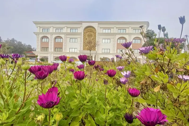 نمای بیرونی هتل المپیک شمال آمل