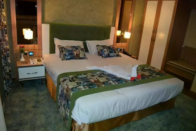 اتاق هتل پارسیان آزادی رامسر