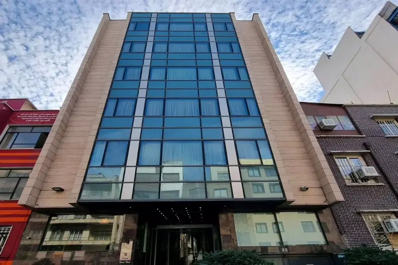 نمای بیرونی هتل ساینا تهران