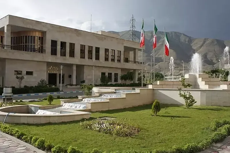 نمای بیرونی هتل دانش تهران