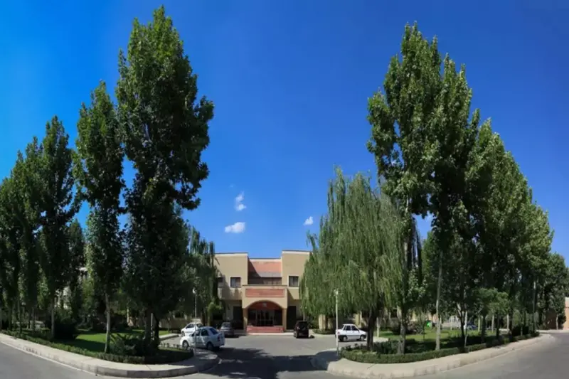 نمای بیرونی هتل پژوهش تهران