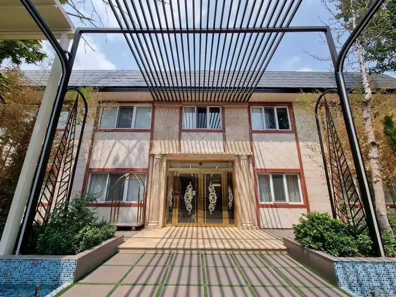نمای بیرونی هتل پارک وی تهران